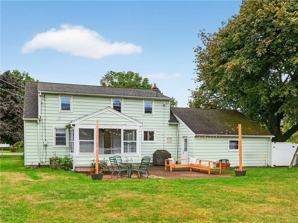 96 Hinchey Road, Gates, New York 14624, Gates, New York 14624, 4 Bedrooms Bedrooms, 6 Rooms Rooms,2 BathroomsBathrooms,Residential,For Sale,96 Hinchey Road, Gates, New York 14624,0,R1634418