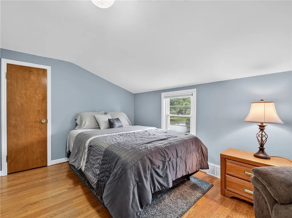 96 Hinchey Road, Gates, New York 14624, Gates, New York 14624, 4 Bedrooms Bedrooms, 6 Rooms Rooms,2 BathroomsBathrooms,Residential,For Sale,96 Hinchey Road, Gates, New York 14624,0,R1634418