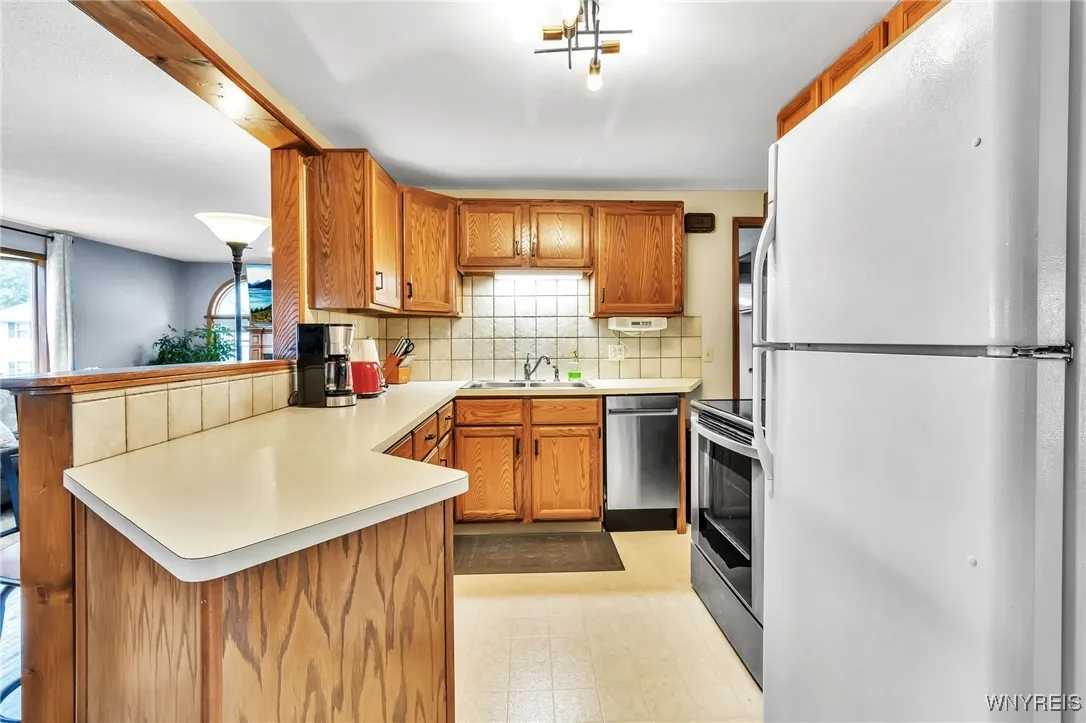 82 Bernice Drive, West Seneca, New York 14224, West Seneca, New York 14224, 3 Bedrooms Bedrooms, 7 Rooms Rooms,1 BathroomBathrooms,Residential,For Sale,82 Bernice Drive, West Seneca, New York 14224,0,B1636430