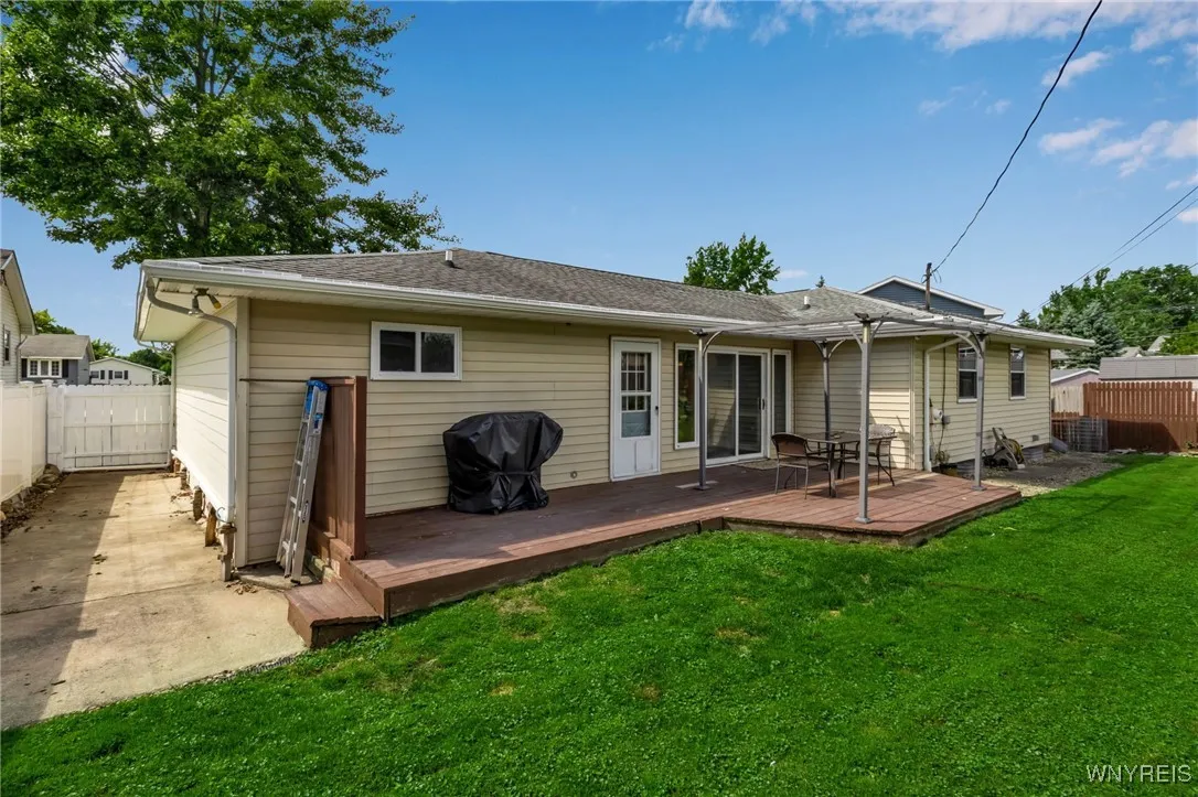 82 Bernice Drive, West Seneca, New York 14224, West Seneca, New York 14224, 3 Bedrooms Bedrooms, 7 Rooms Rooms,1 BathroomBathrooms,Residential,For Sale,82 Bernice Drive, West Seneca, New York 14224,0,B1636430