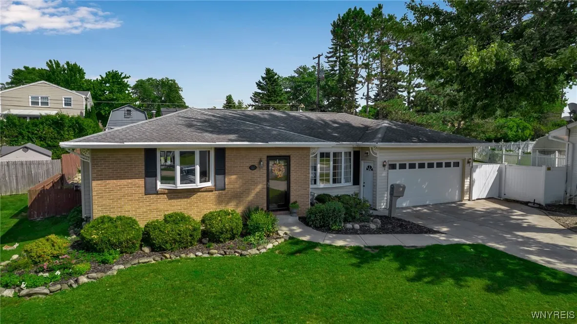 82 Bernice Drive, West Seneca, New York 14224, West Seneca, New York 14224, 3 Bedrooms Bedrooms, 7 Rooms Rooms,1 BathroomBathrooms,Residential,For Sale,82 Bernice Drive, West Seneca, New York 14224,0,B1636430