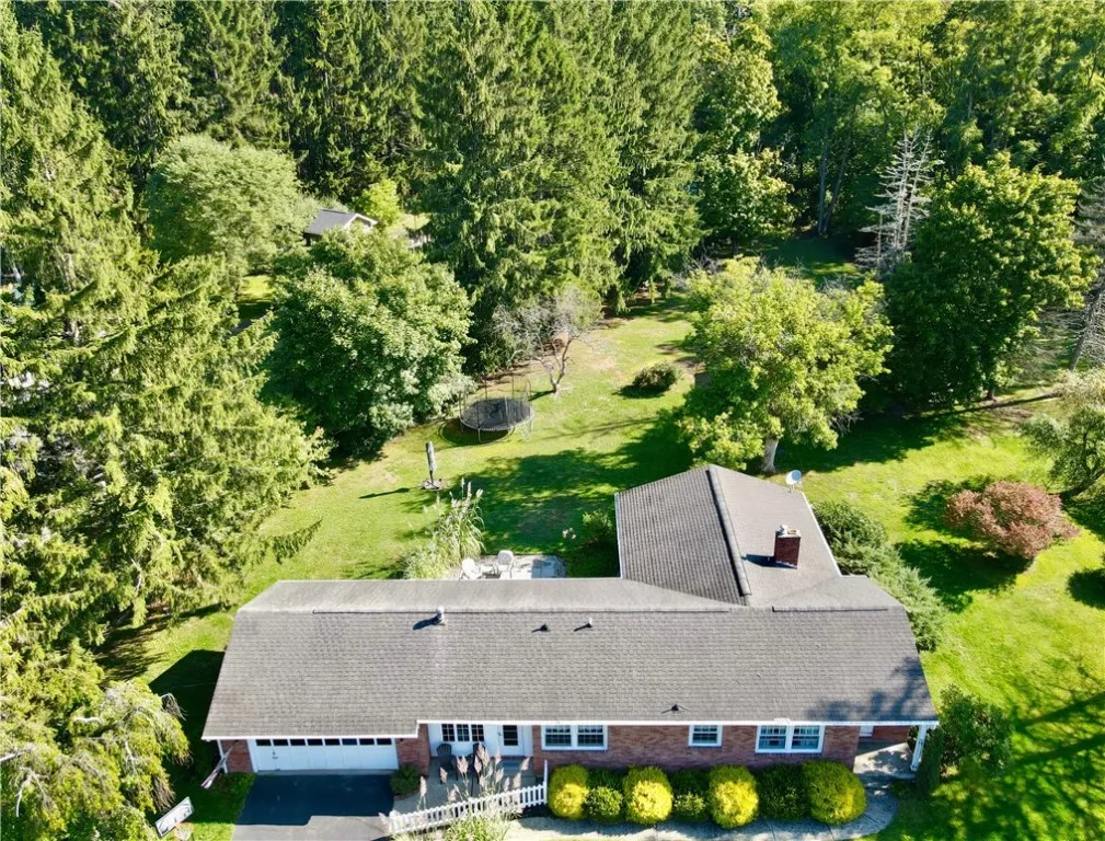 170 Hillview Drive, Big Flats, New York 14814, Big Flats, New York 14814, 3 Bedrooms Bedrooms, 9 Rooms Rooms,2 BathroomsBathrooms,Residential,For Sale,170 Hillview Drive, Big Flats, New York 14814,0,R1636449