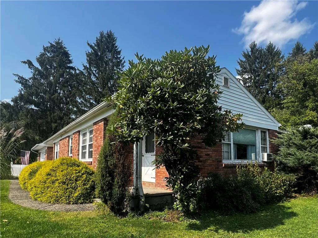 170 Hillview Drive, Big Flats, New York 14814, Big Flats, New York 14814, 3 Bedrooms Bedrooms, 9 Rooms Rooms,2 BathroomsBathrooms,Residential,For Sale,170 Hillview Drive, Big Flats, New York 14814,0,R1636449