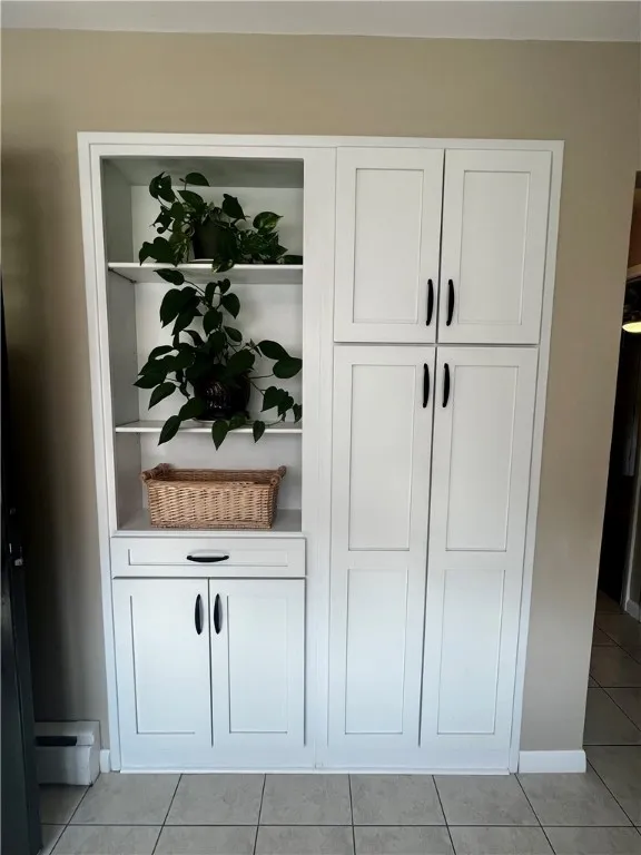 Pantry/kitchen storage