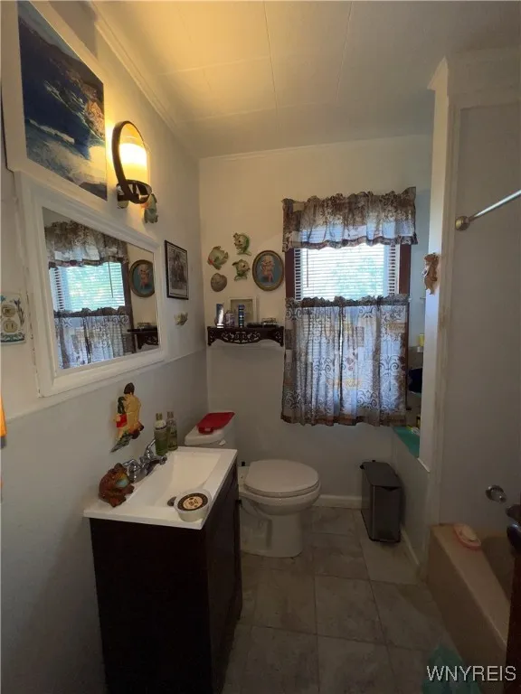55 Hunt Avenue, Buffalo, New York 14207, Buffalo, New York 14207, 6 Bedrooms Bedrooms, ,2 BathroomsBathrooms,Residential,For Sale,55 Hunt Avenue, Buffalo, New York 14207,0,B1636474