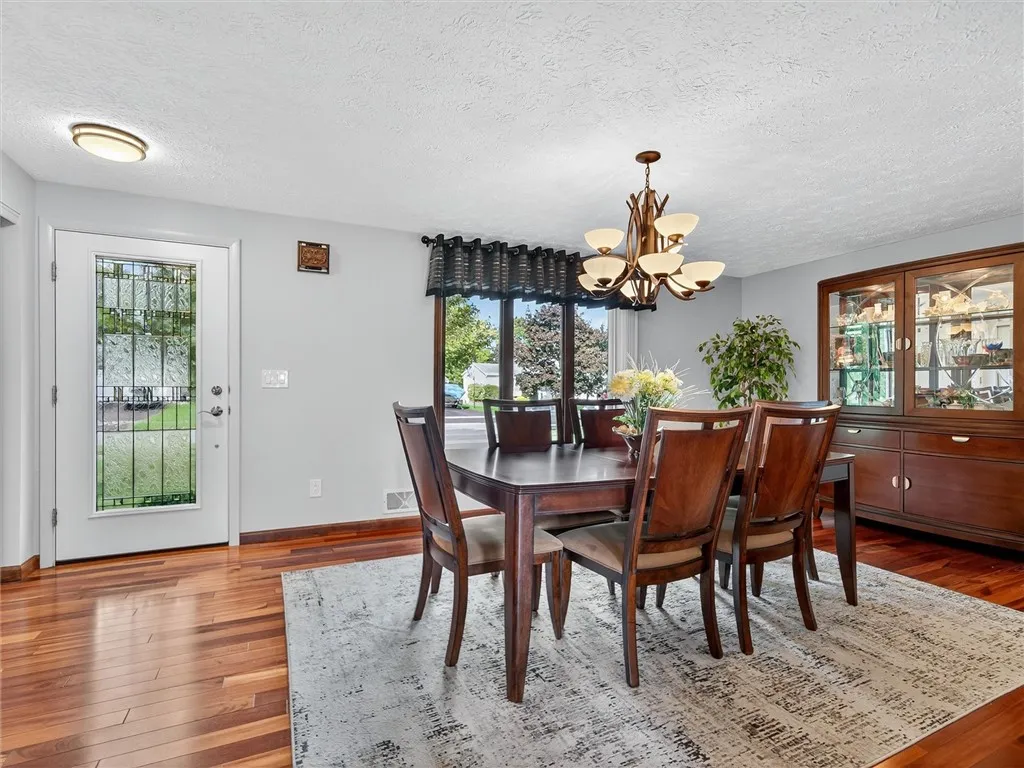 222 West Bend Drive, Greece, New York 14612, Greece, New York 14612, 3 Bedrooms Bedrooms, 6 Rooms Rooms,2 BathroomsBathrooms,Residential,For Sale,222 West Bend Drive, Greece, New York 14612,0,R1636465