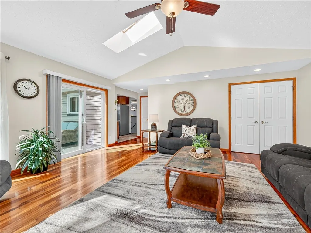 222 West Bend Drive, Greece, New York 14612, Greece, New York 14612, 3 Bedrooms Bedrooms, 6 Rooms Rooms,2 BathroomsBathrooms,Residential,For Sale,222 West Bend Drive, Greece, New York 14612,0,R1636465
