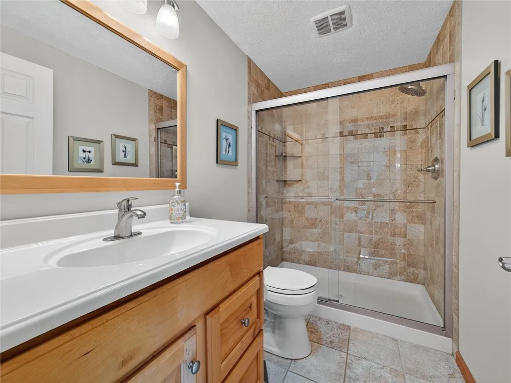 222 West Bend Drive, Greece, New York 14612, Greece, New York 14612, 3 Bedrooms Bedrooms, 6 Rooms Rooms,2 BathroomsBathrooms,Residential,For Sale,222 West Bend Drive, Greece, New York 14612,0,R1636465