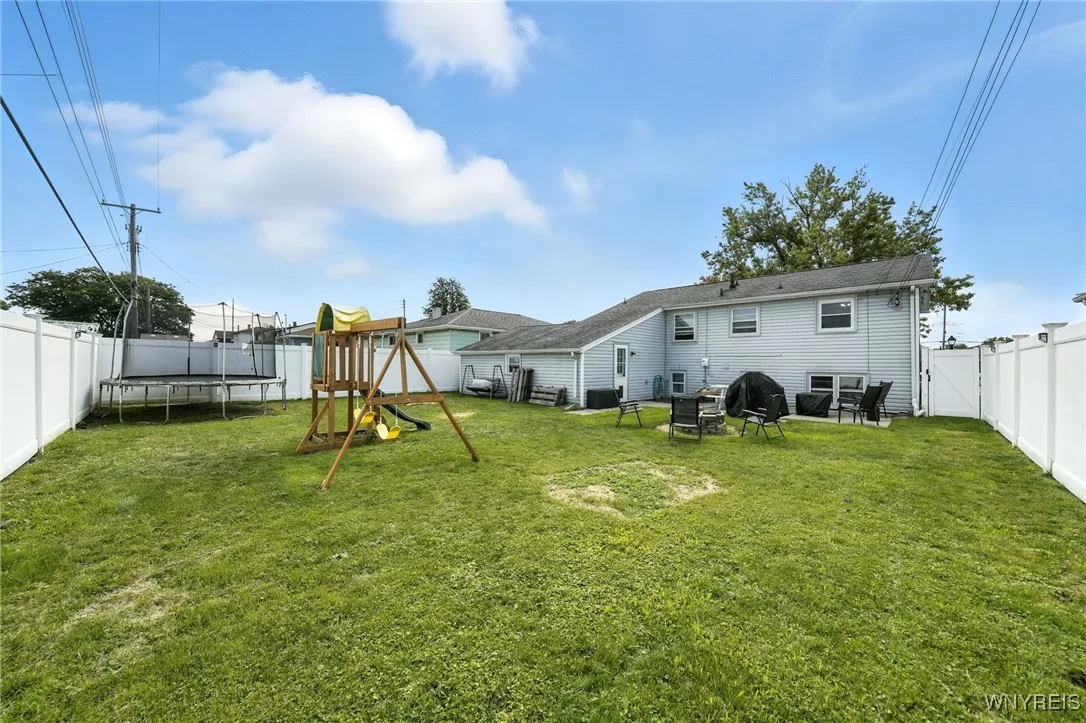 226 Temple Drive, Cheektowaga, New York 14225, Cheektowaga, New York 14225, 4 Bedrooms Bedrooms, 7 Rooms Rooms,2 BathroomsBathrooms,Residential,Closed,226 Temple Drive, Cheektowaga, New York 14225,0,B1636095