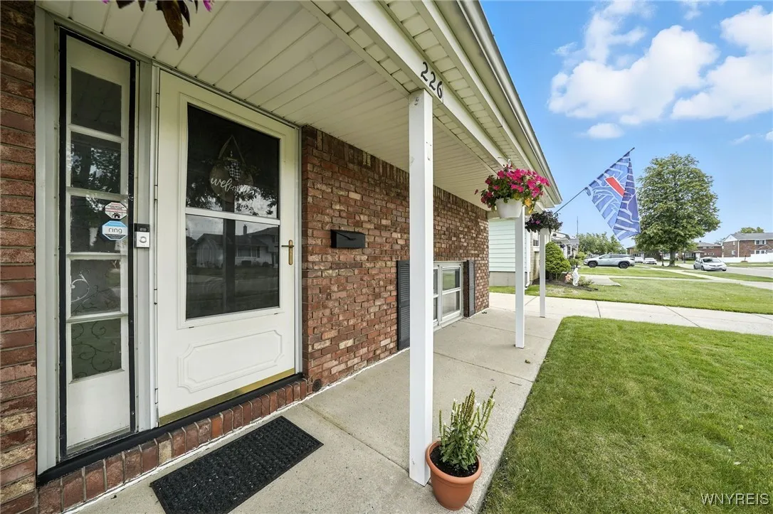 226 Temple Drive, Cheektowaga, New York 14225, Cheektowaga, New York 14225, 4 Bedrooms Bedrooms, 7 Rooms Rooms,2 BathroomsBathrooms,Residential,Closed,226 Temple Drive, Cheektowaga, New York 14225,0,B1636095