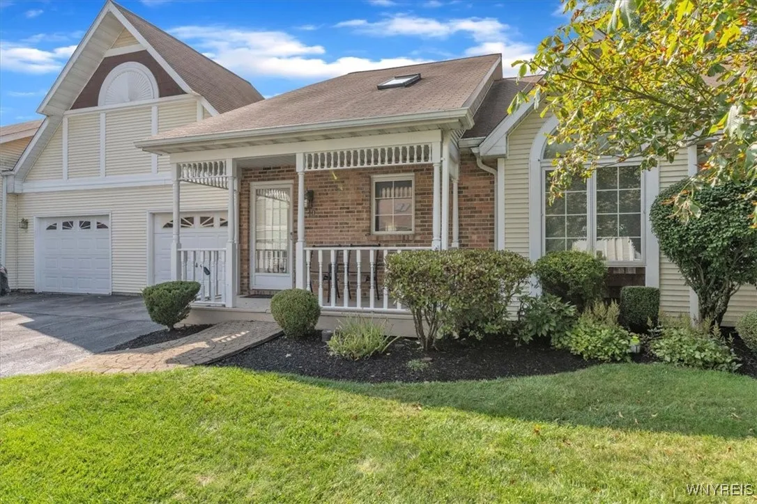 40 Spicebush Lane, Amherst, New York 14221, Amherst, New York 14221, 2 Bedrooms Bedrooms, 7 Rooms Rooms,2 BathroomsBathrooms,Residential,For Sale,40 Spicebush Lane, Amherst, New York 14221,0,B1636438