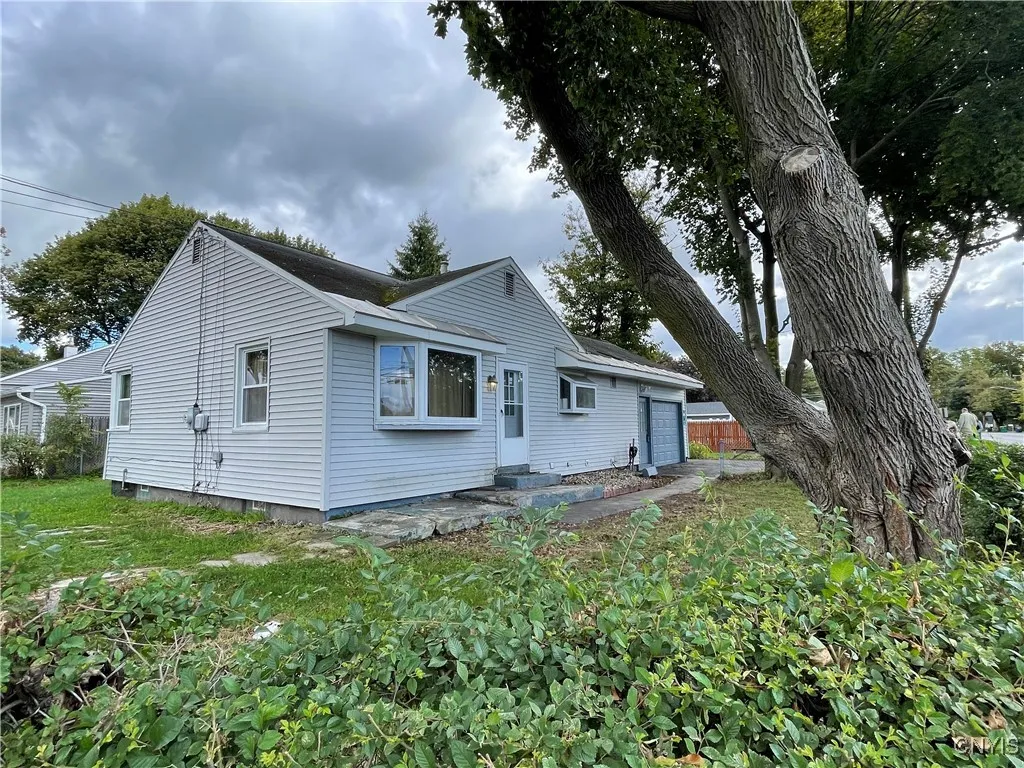 108 Downer Street, Van Buren, New York 13027, Van Buren, New York 13027, 3 Bedrooms Bedrooms, 7 Rooms Rooms,1 BathroomBathrooms,Residential,For Sale,108 Downer Street, Van Buren, New York 13027,0,S1636399