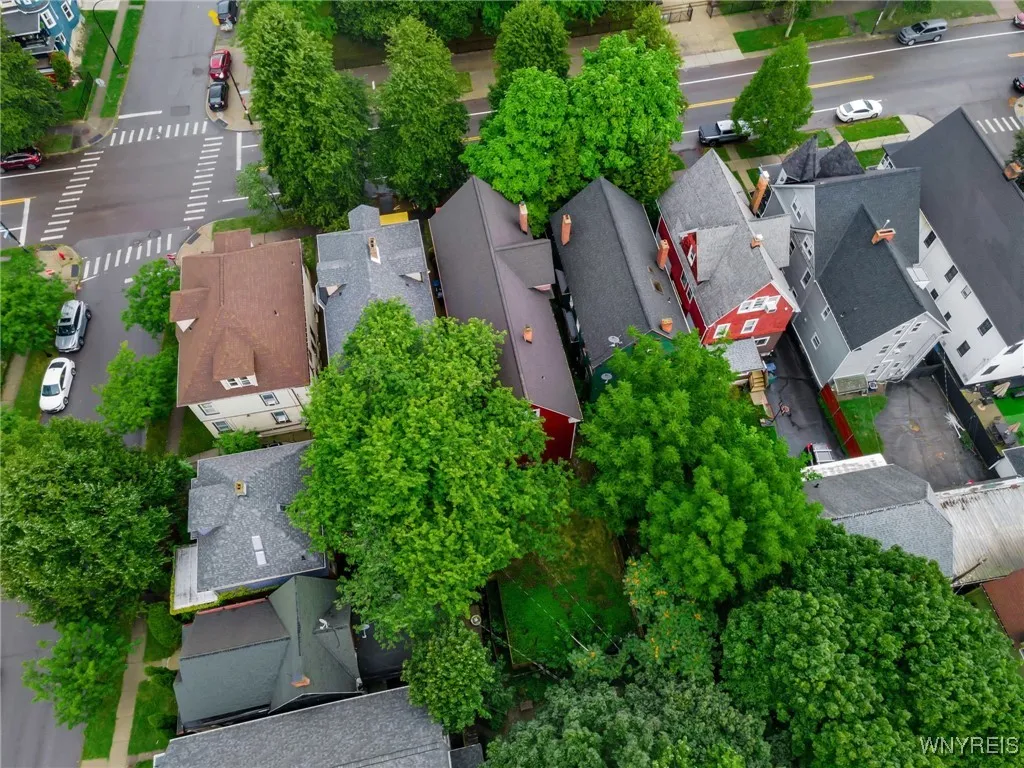359 Lafayette Avenue, Buffalo, New York 14213, Buffalo, New York 14213, 7 Bedrooms Bedrooms, ,2 BathroomsBathrooms,Residential,For Sale,359 Lafayette Avenue, Buffalo, New York 14213,0,B1636065
