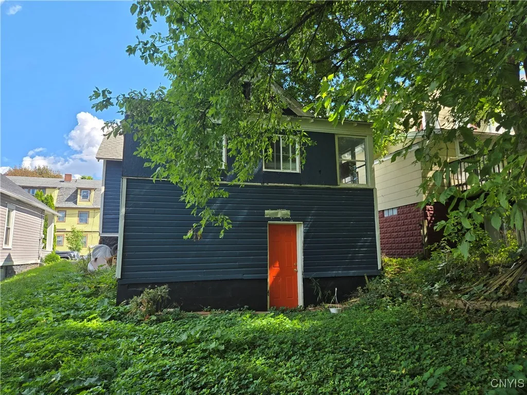 210 Duane Street, Syracuse, New York 13207, Syracuse, New York 13207, 3 Bedrooms Bedrooms, 6 Rooms Rooms,1 BathroomBathrooms,Residential,For Sale,210 Duane Street, Syracuse, New York 13207,0,S1636516