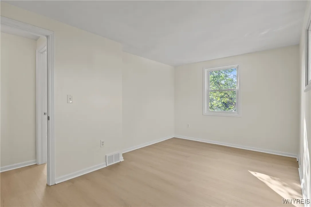 125 Sudbury Lane, Amherst, New York 14221, Amherst, New York 14221, 4 Bedrooms Bedrooms, 5 Rooms Rooms,2 BathroomsBathrooms,Residential,For Sale,125 Sudbury Lane, Amherst, New York 14221,0,B1636525