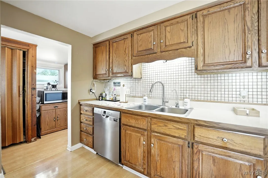 129 Bennington Road, Amherst, New York 14226, Amherst, New York 14226, 3 Bedrooms Bedrooms, 7 Rooms Rooms,1 BathroomBathrooms,Residential,For Sale,129 Bennington Road, Amherst, New York 14226,0,B1636458