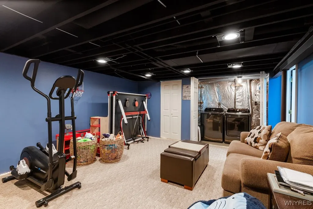 Basement, bonus living room