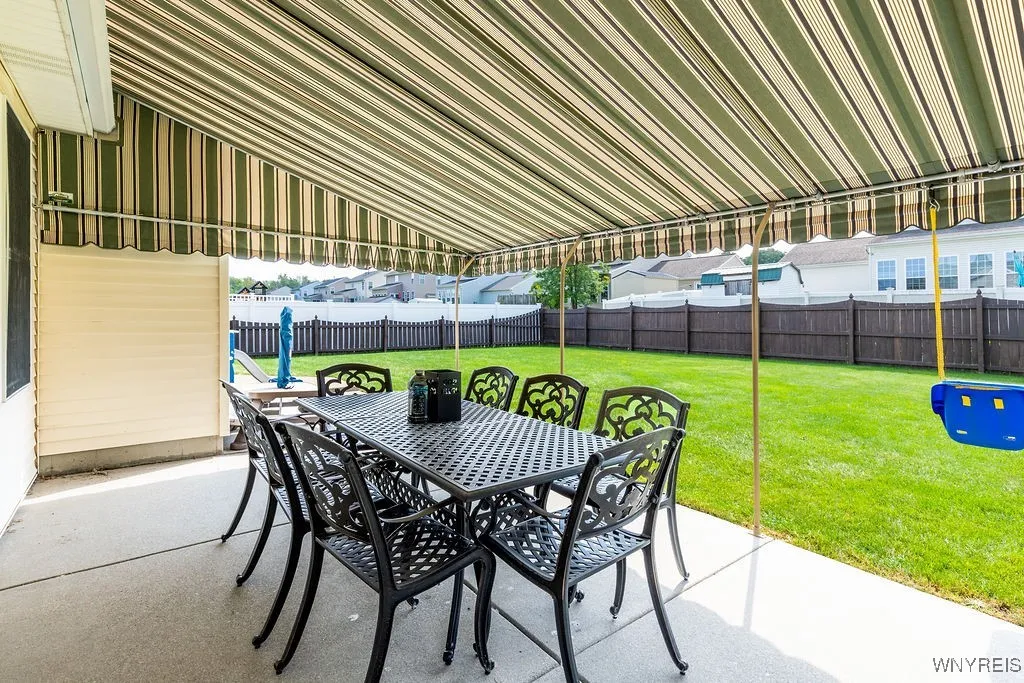 Spacious enough to seat 8!