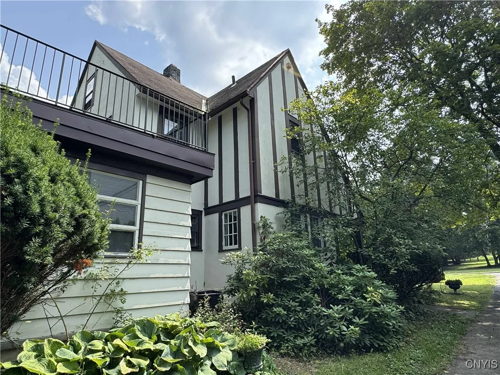 709 Parkway East, Utica, New York 13501, Utica, New York 13501, 4 Bedrooms Bedrooms, 10 Rooms Rooms,1 BathroomBathrooms,Residential,For Sale,709 Parkway East, Utica, New York 13501,0,S1636556