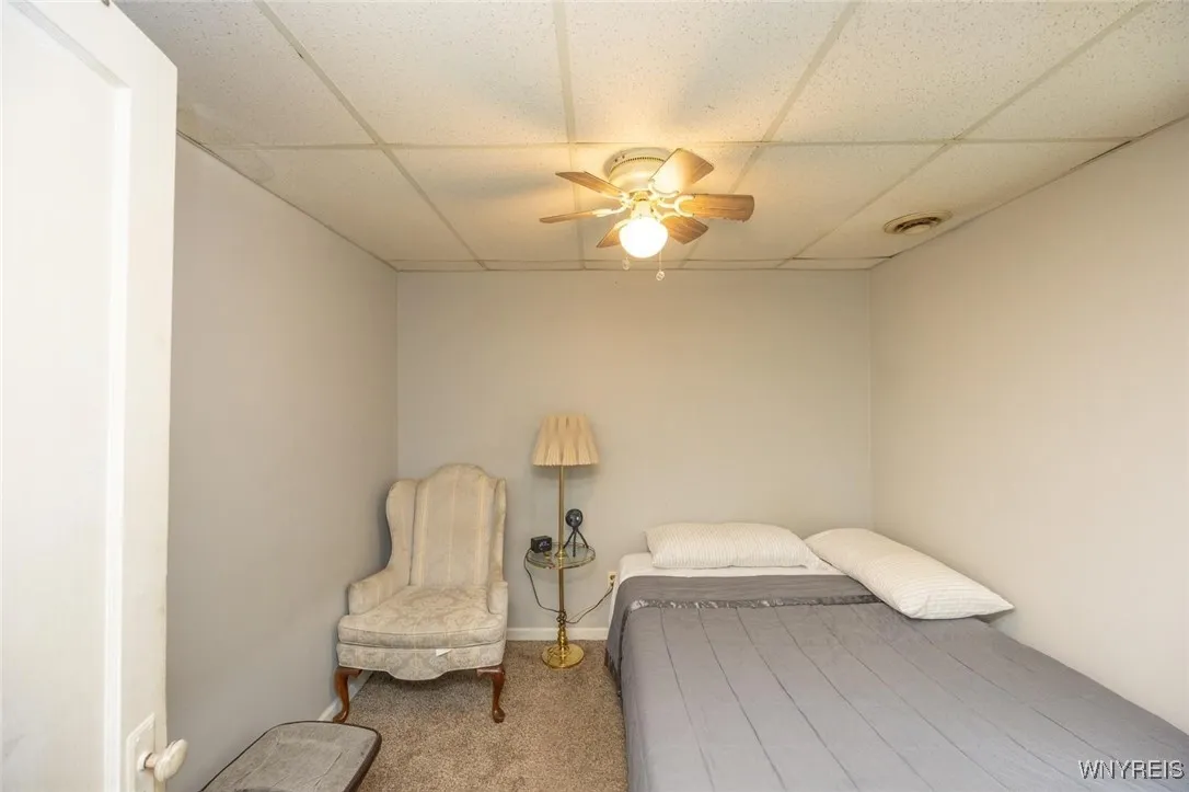 upper rear tenant occ apartment