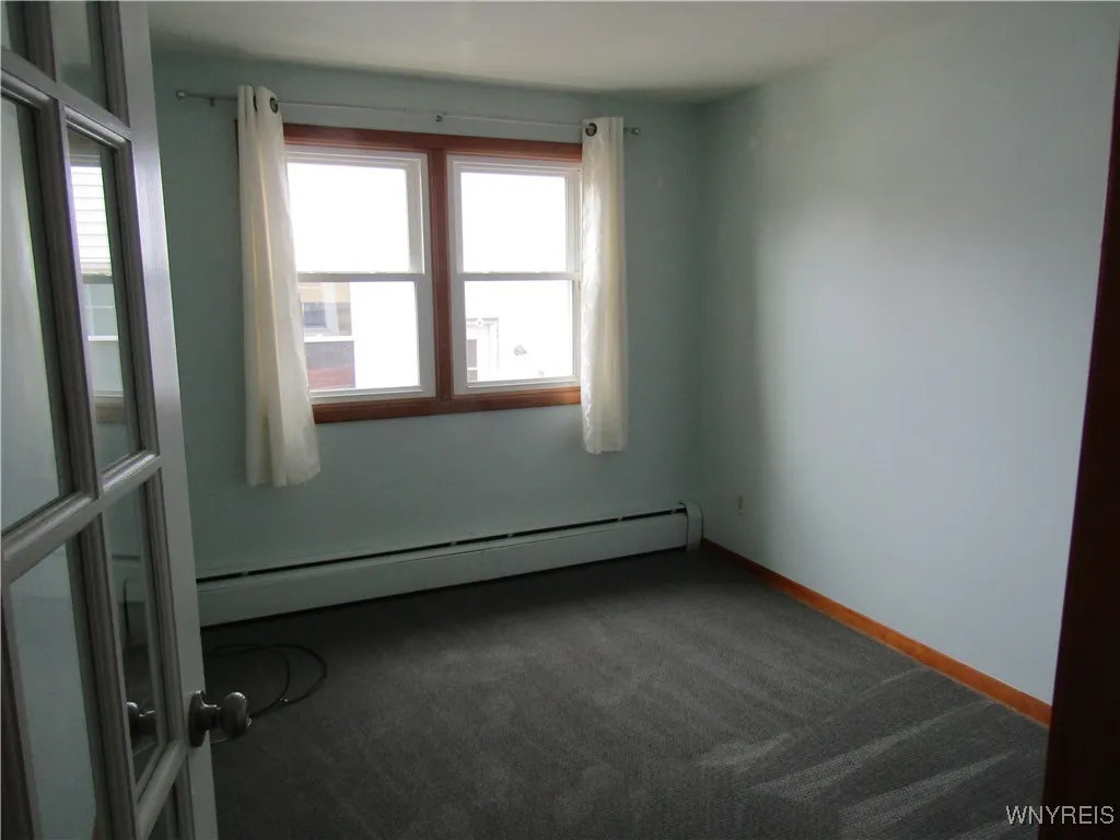 office or 4th bedroom