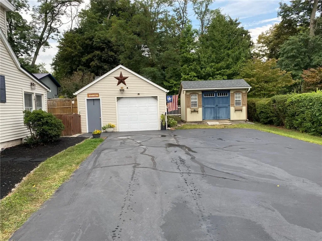 1838 West Water Street, Elmira, New York 14905, Elmira, New York 14905, 3 Bedrooms Bedrooms, 9 Rooms Rooms,2 BathroomsBathrooms,Residential,For Sale,1838 West Water Street, Elmira, New York 14905,0,R1635982