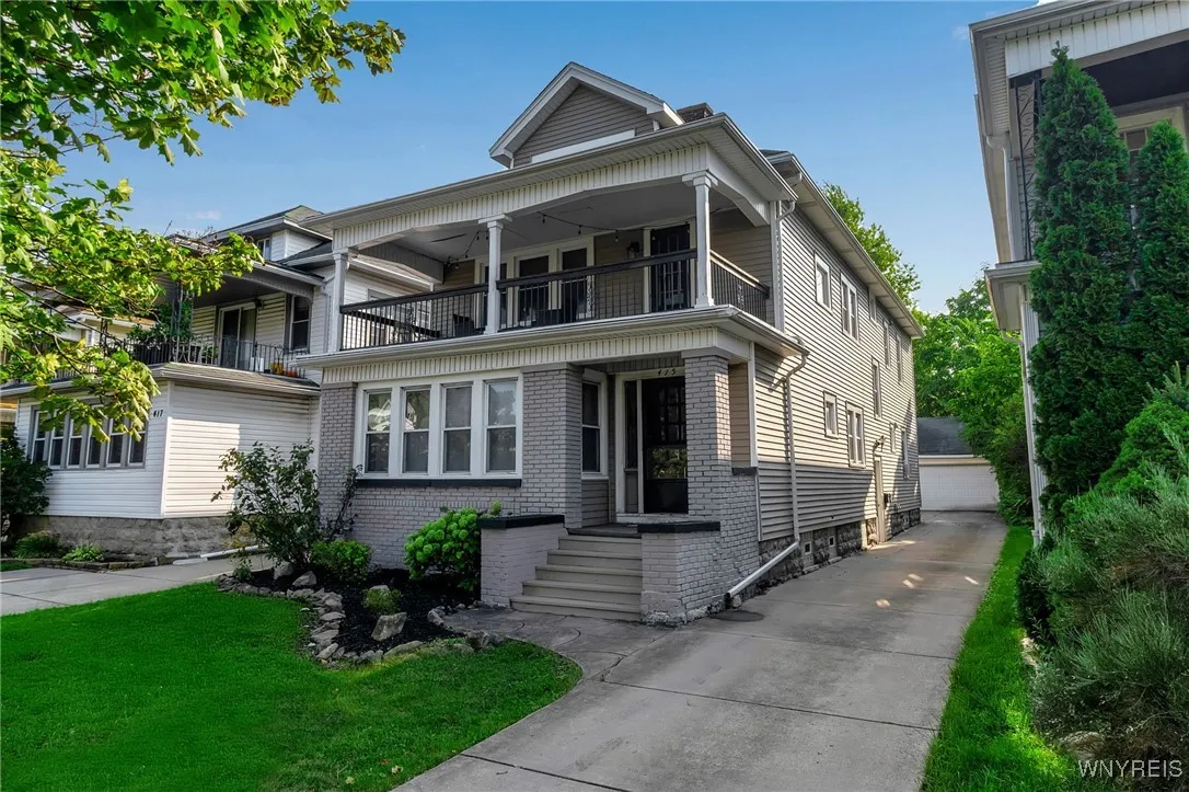 415 Colvin Avenue, Buffalo, New York 14216, Buffalo, New York 14216, 6 Bedrooms Bedrooms, ,2 BathroomsBathrooms,Residential,For Sale,415 Colvin Avenue, Buffalo, New York 14216,0,B1636471
