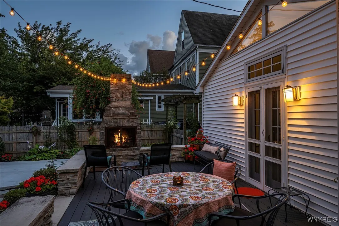 165 Summit Ave, Buffalo, New York 14214, Buffalo, New York 14214, 4 Bedrooms Bedrooms, 10 Rooms Rooms,2 BathroomsBathrooms,Residential,Closed,165 Summit Ave, Buffalo, New York 14214,0,B1636215