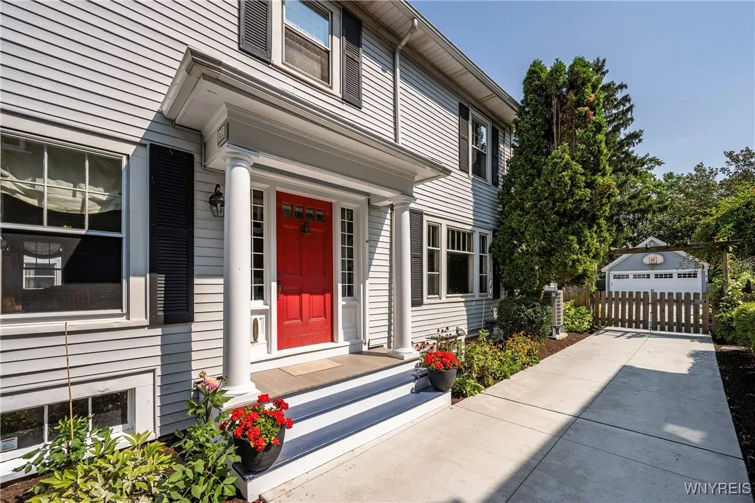 165 Summit Ave, Buffalo, New York 14214, Buffalo, New York 14214, 4 Bedrooms Bedrooms, 10 Rooms Rooms,2 BathroomsBathrooms,Residential,Closed,165 Summit Ave, Buffalo, New York 14214,0,B1636215