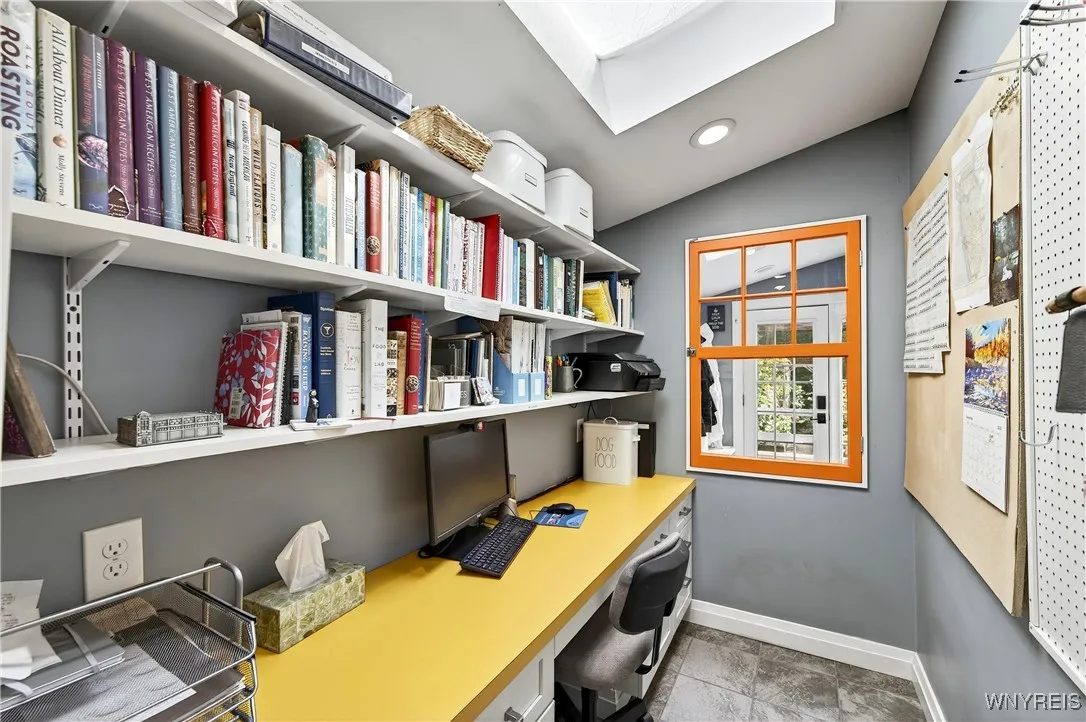 165 Summit Ave, Buffalo, New York 14214, Buffalo, New York 14214, 4 Bedrooms Bedrooms, 10 Rooms Rooms,2 BathroomsBathrooms,Residential,Closed,165 Summit Ave, Buffalo, New York 14214,0,B1636215