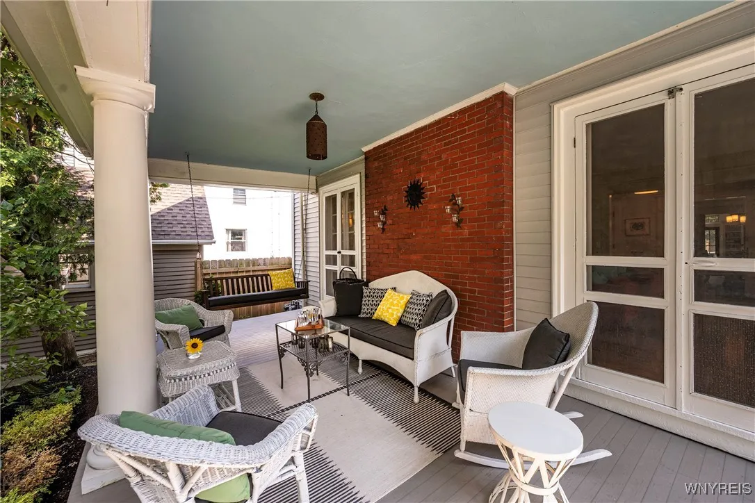 165 Summit Ave, Buffalo, New York 14214, Buffalo, New York 14214, 4 Bedrooms Bedrooms, 10 Rooms Rooms,2 BathroomsBathrooms,Residential,Closed,165 Summit Ave, Buffalo, New York 14214,0,B1636215