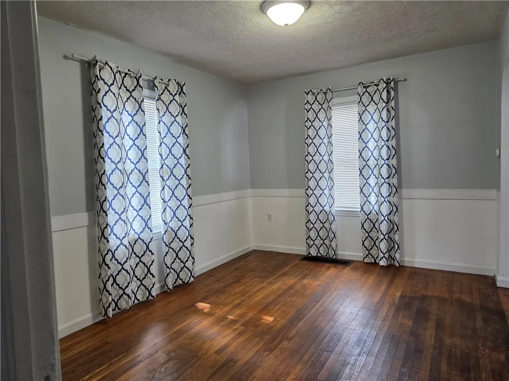 1009 Hulett Street, Horseheads, New York 14845, Horseheads, New York 14845, 4 Bedrooms Bedrooms, 7 Rooms Rooms,2 BathroomsBathrooms,Residential,For Sale,1009 Hulett Street, Horseheads, New York 14845,0,R1636601