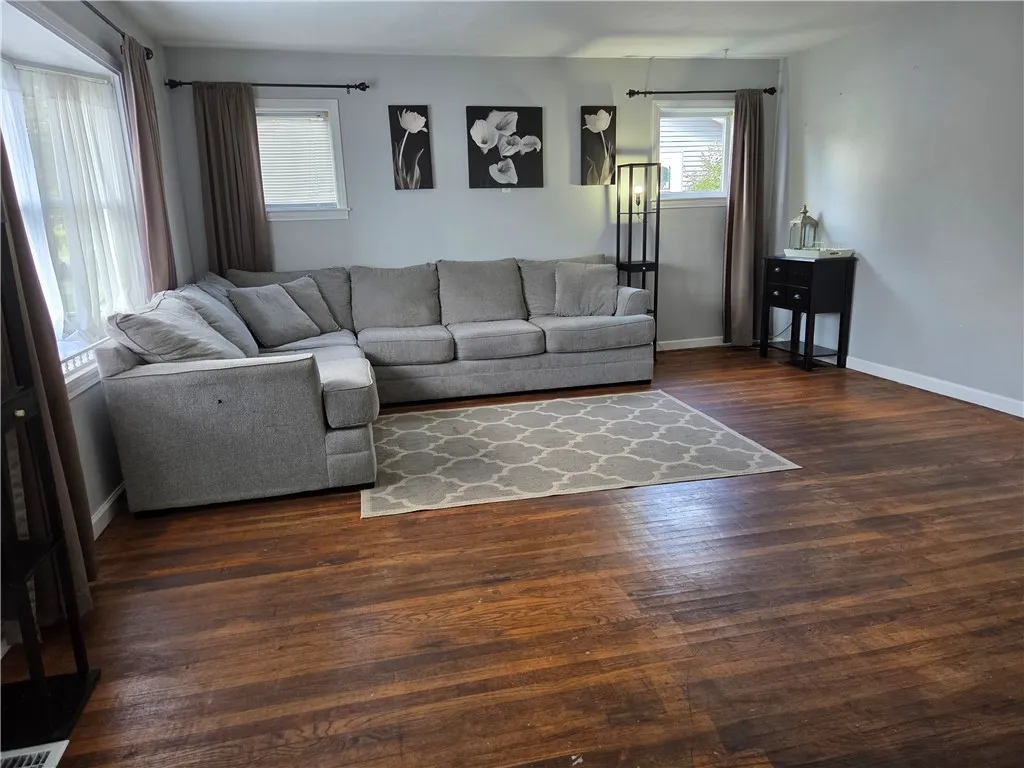 1009 Hulett Street, Horseheads, New York 14845, Horseheads, New York 14845, 4 Bedrooms Bedrooms, 7 Rooms Rooms,2 BathroomsBathrooms,Residential,For Sale,1009 Hulett Street, Horseheads, New York 14845,0,R1636601