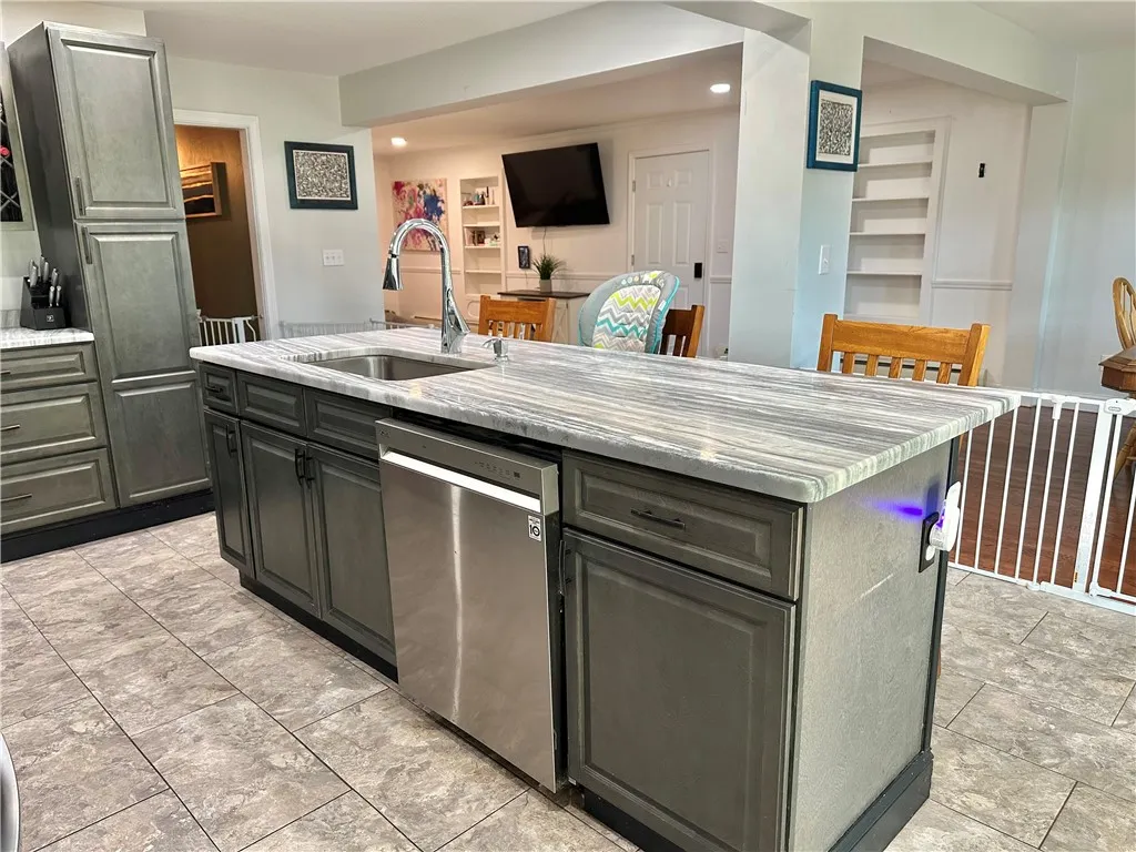 13 Summit Street, Norwich, New York 13815, Norwich, New York 13815, 5 Bedrooms Bedrooms, 13 Rooms Rooms,2 BathroomsBathrooms,Residential,For Sale,13 Summit Street, Norwich, New York 13815,0,R1636183