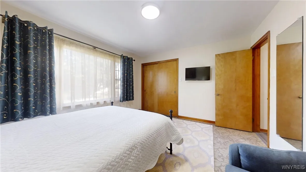 532 16th Street 1 Lower, Niagara Falls, New York 1, Niagara Falls, New York 14301, 3 Bedrooms Bedrooms, 5 Rooms Rooms,1 BathroomBathrooms,Residential Lease,For Rent,532 16th Street 1 Lower, Niagara Falls, New York 1,0,B1636609