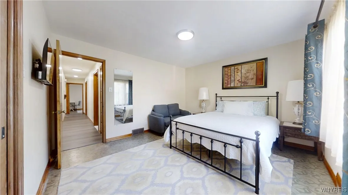 532 16th Street 1 Lower, Niagara Falls, New York 1, Niagara Falls, New York 14301, 3 Bedrooms Bedrooms, 5 Rooms Rooms,1 BathroomBathrooms,Residential Lease,For Rent,532 16th Street 1 Lower, Niagara Falls, New York 1,0,B1636609