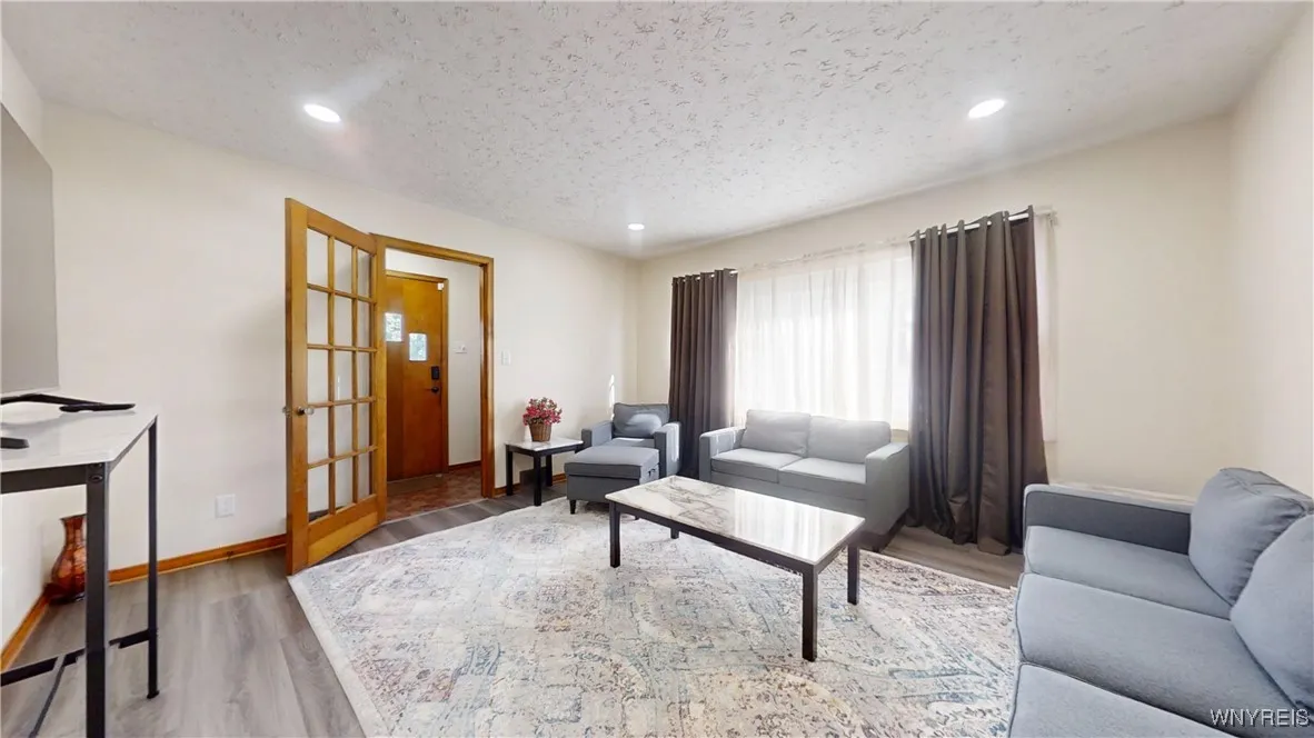 532 16th Street, Niagara Falls, New York 14301, Niagara Falls, New York 14301, 3 Bedrooms Bedrooms, 5 Rooms Rooms,1 BathroomBathrooms,Residential Lease,For Rent,532 16th Street, Niagara Falls, New York 14301,0,B1636609