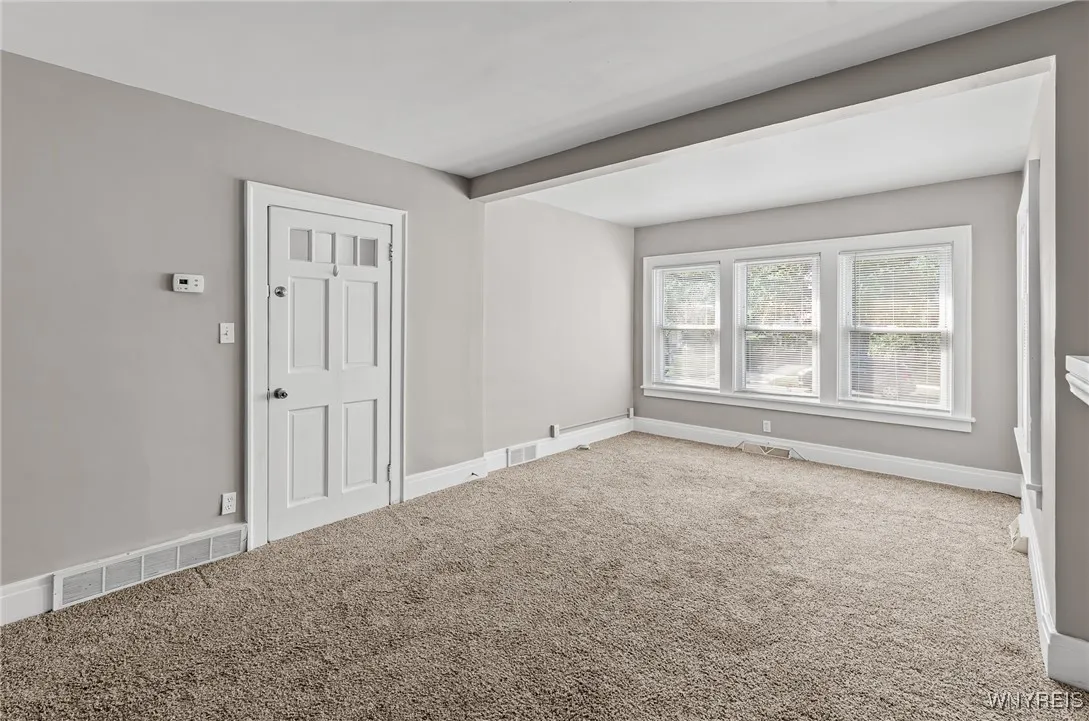 371 Hamilton Boulevard, Tonawanda, New York 14217, Tonawanda, New York 14217, 4 Bedrooms Bedrooms, ,2 BathroomsBathrooms,Residential,Closed,371 Hamilton Boulevard, Tonawanda, New York 14217,0,B1636130