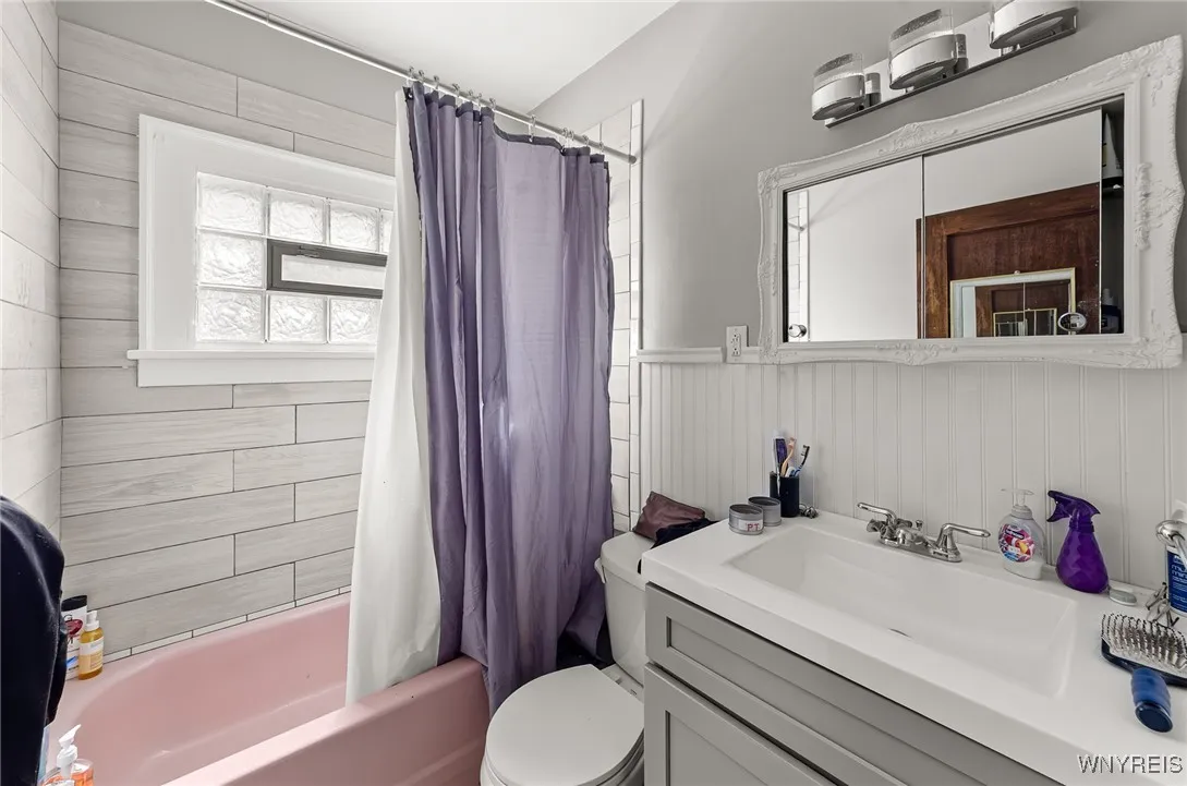 371 Hamilton Boulevard, Tonawanda, New York 14217, Tonawanda, New York 14217, 4 Bedrooms Bedrooms, ,2 BathroomsBathrooms,Residential,Closed,371 Hamilton Boulevard, Tonawanda, New York 14217,0,B1636130