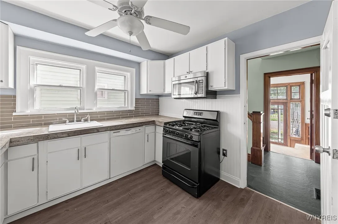 371 Hamilton Boulevard, Tonawanda, New York 14217, Tonawanda, New York 14217, 4 Bedrooms Bedrooms, ,2 BathroomsBathrooms,Residential,Closed,371 Hamilton Boulevard, Tonawanda, New York 14217,0,B1636130