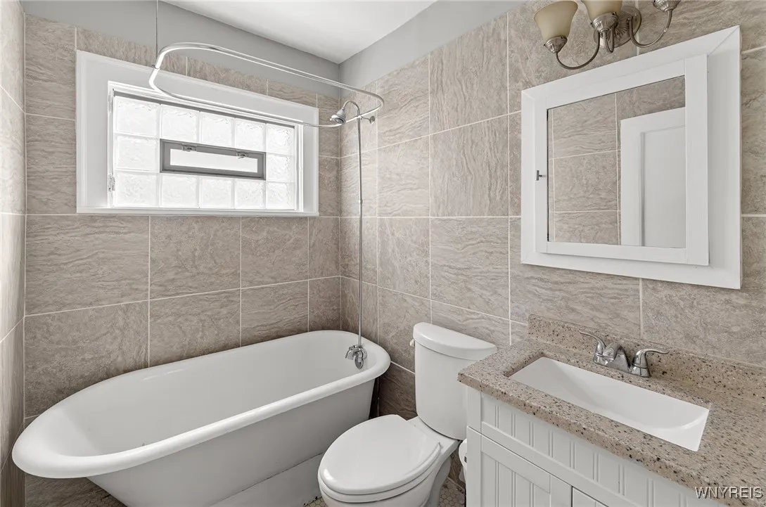 371 Hamilton Boulevard, Tonawanda, New York 14217, Tonawanda, New York 14217, 4 Bedrooms Bedrooms, ,2 BathroomsBathrooms,Residential,Closed,371 Hamilton Boulevard, Tonawanda, New York 14217,0,B1636130