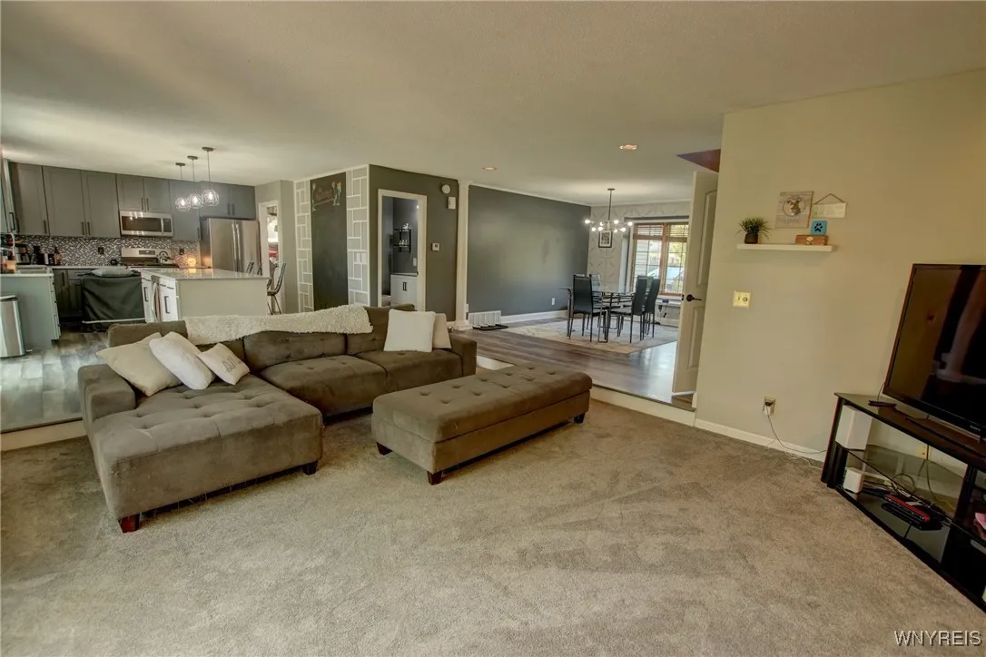 6131 Versailles Road, Hamburg, New York 14085, Hamburg, New York 14085, 3 Bedrooms Bedrooms, 9 Rooms Rooms,2 BathroomsBathrooms,Residential,For Sale,6131 Versailles Road, Hamburg, New York 14085,0,B1635608