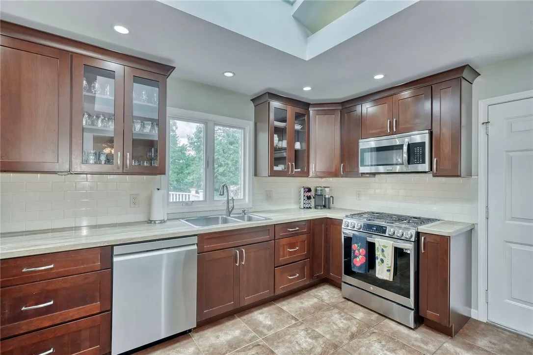 59 Arrowhead Lane, Penfield, New York 14526, Penfield, New York 14526, 4 Bedrooms Bedrooms, 8 Rooms Rooms,1 BathroomBathrooms,Residential,Closed,59 Arrowhead Lane, Penfield, New York 14526,0,R1636675