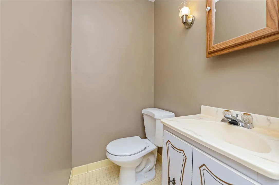 187 South Estate Drive, Webster, New York 14580, Webster, New York 14580, 3 Bedrooms Bedrooms, 7 Rooms Rooms,1 BathroomBathrooms,Residential,Closed,187 South Estate Drive, Webster, New York 14580,0,R1636680