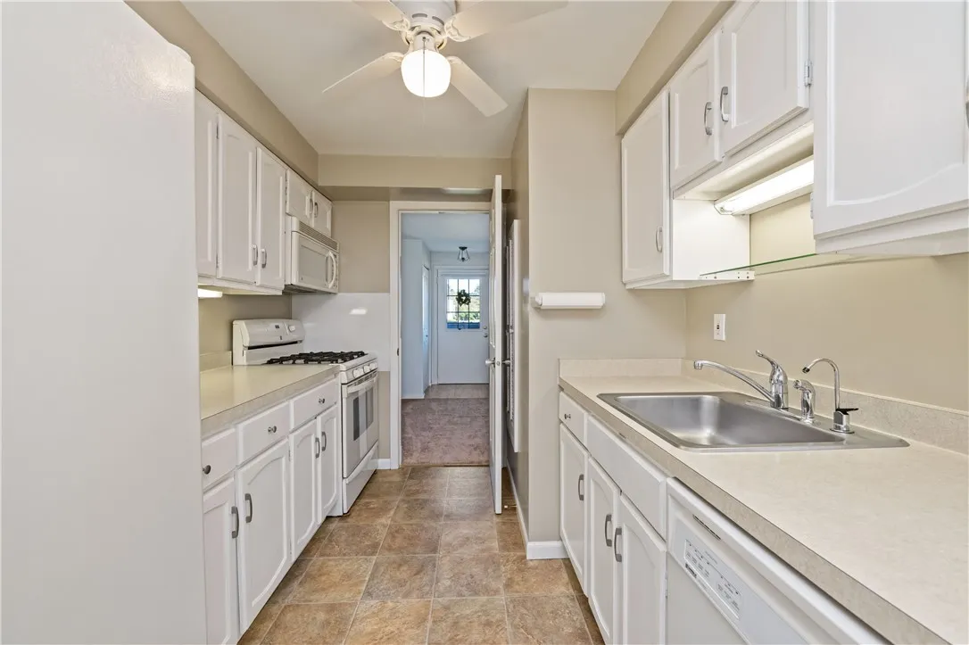 187 South Estate Drive, Webster, New York 14580, Webster, New York 14580, 3 Bedrooms Bedrooms, 7 Rooms Rooms,1 BathroomBathrooms,Residential,Closed,187 South Estate Drive, Webster, New York 14580,0,R1636680