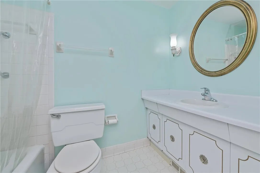 187 South Estate Drive, Webster, New York 14580, Webster, New York 14580, 3 Bedrooms Bedrooms, 7 Rooms Rooms,1 BathroomBathrooms,Residential,Closed,187 South Estate Drive, Webster, New York 14580,0,R1636680