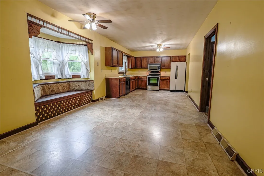 617 North Jay Street, Rome, New York 13440, Rome, New York 13440, 3 Bedrooms Bedrooms, 9 Rooms Rooms,2 BathroomsBathrooms,Residential,Closed,617 North Jay Street, Rome, New York 13440,0,S1636221