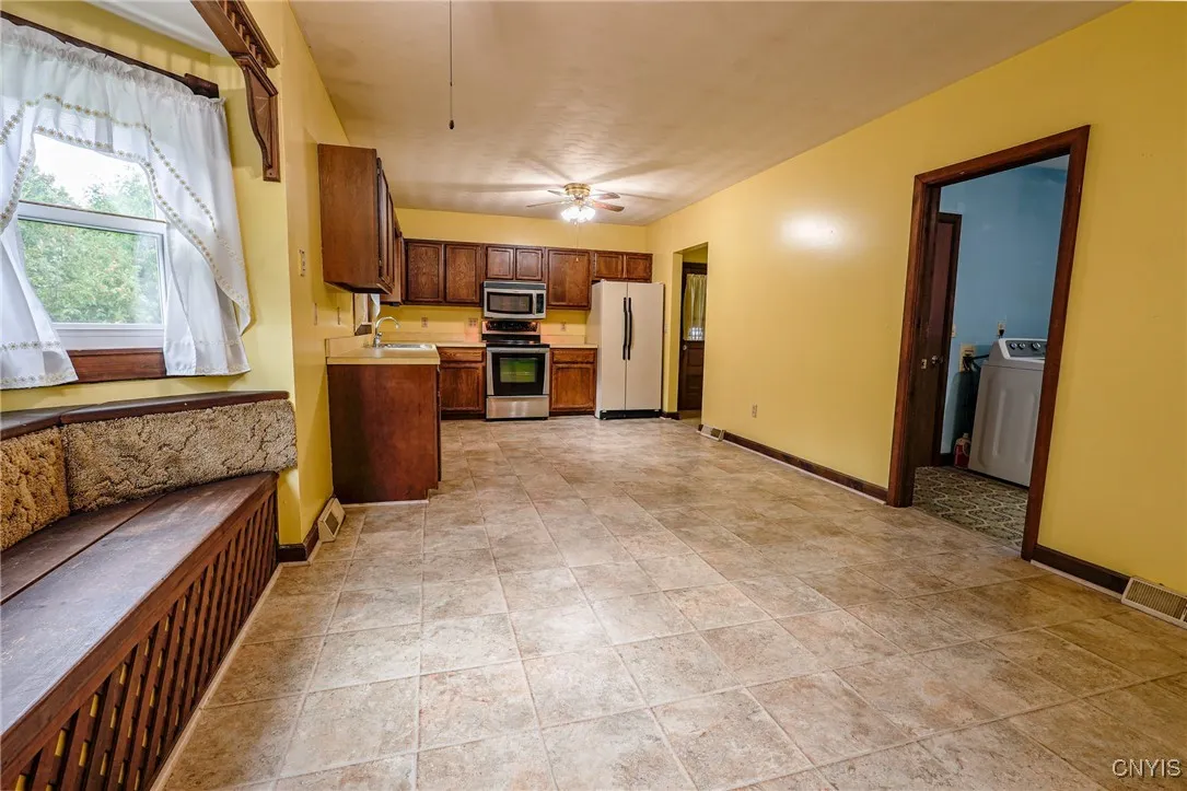 617 North Jay Street, Rome, New York 13440, Rome, New York 13440, 3 Bedrooms Bedrooms, 9 Rooms Rooms,2 BathroomsBathrooms,Residential,Closed,617 North Jay Street, Rome, New York 13440,0,S1636221