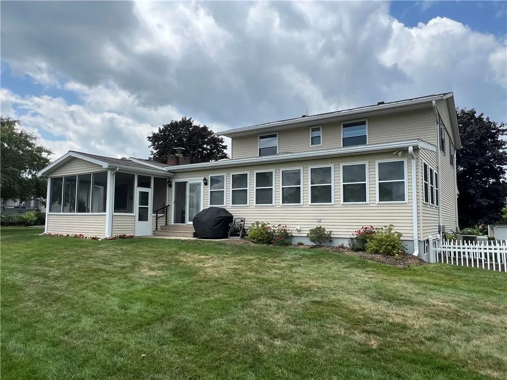 212 Timothy Lane, Horseheads, New York 14845, Horseheads, New York 14845, 4 Bedrooms Bedrooms, 9 Rooms Rooms,2 BathroomsBathrooms,Residential,Closed,212 Timothy Lane, Horseheads, New York 14845,0,R1634050