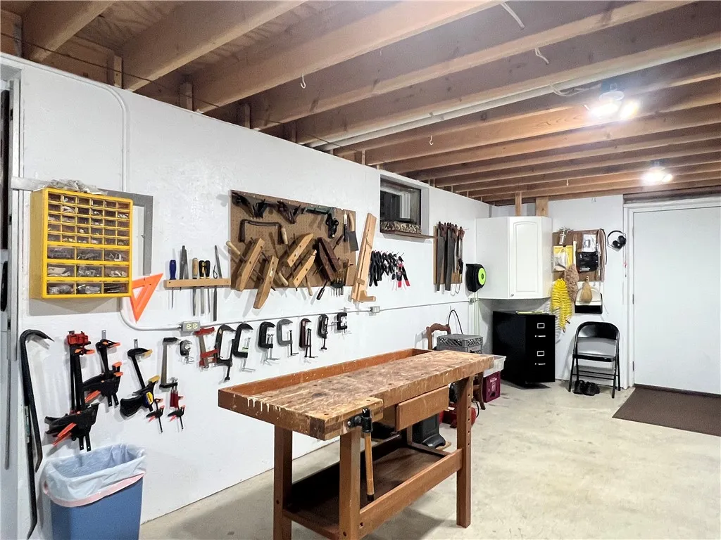 212 Timothy Lane, Horseheads, New York 14845, Horseheads, New York 14845, 4 Bedrooms Bedrooms, 9 Rooms Rooms,2 BathroomsBathrooms,Residential,Closed,212 Timothy Lane, Horseheads, New York 14845,0,R1634050